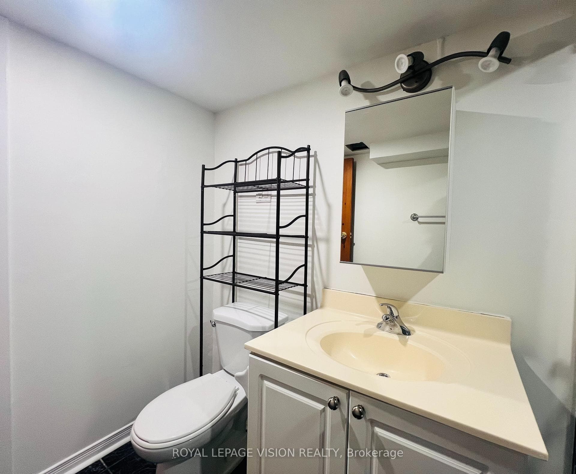 263 Wright Crescent Unit Basement photo 10