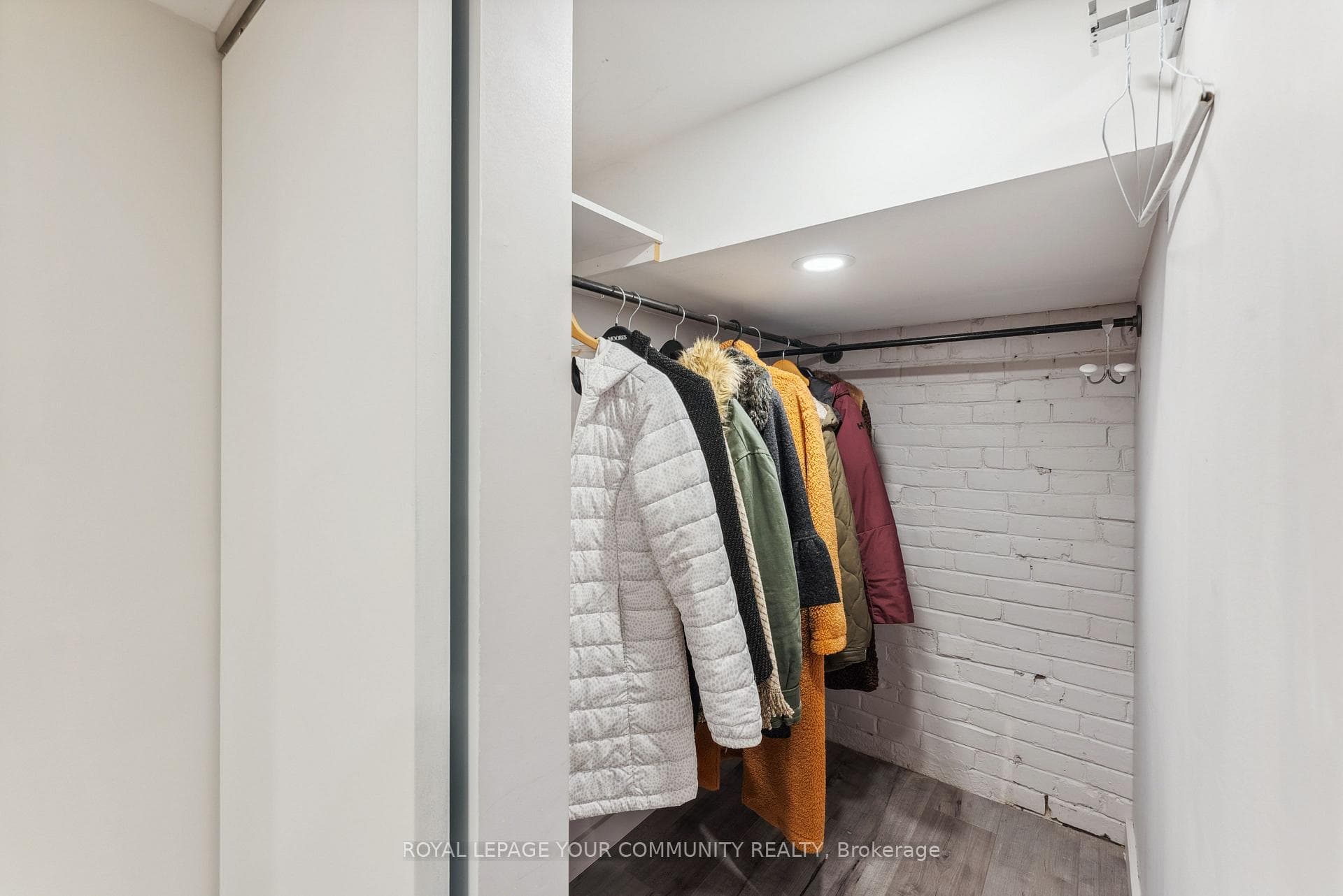 12 Lamb Avenue photo 36