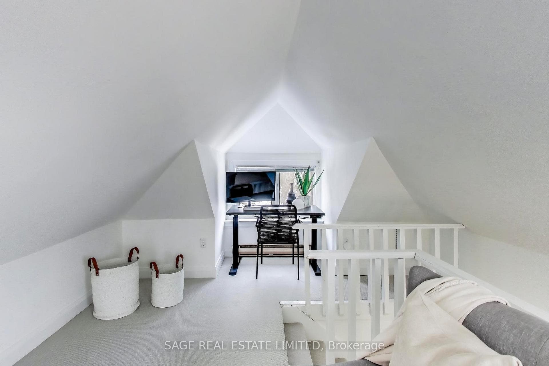 138 Clifton Road photo 33