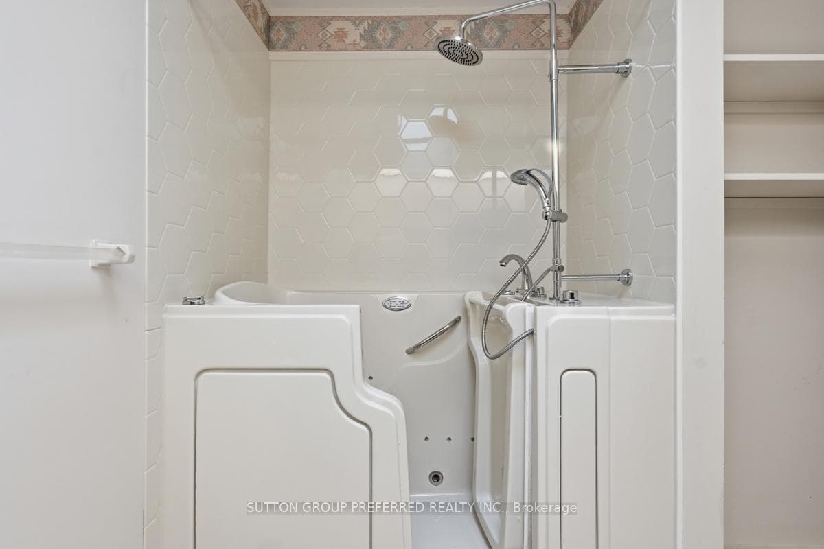 65 Fiddlers Green Road Unit 23 photo 27
