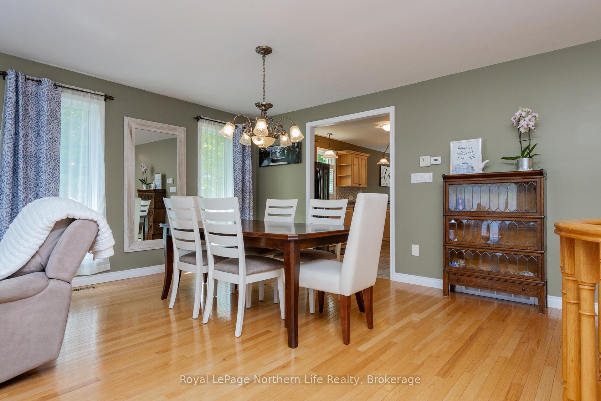 413 Pearce Street photo 11