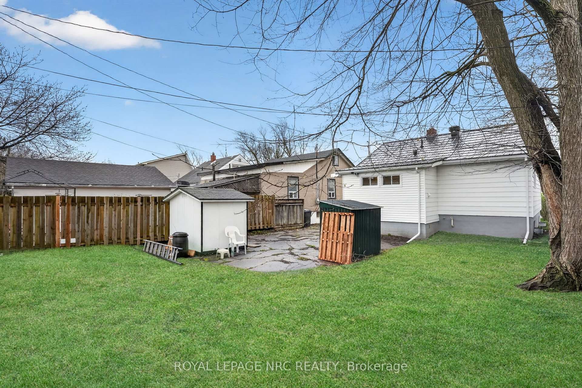 374 Navy Street photo 27