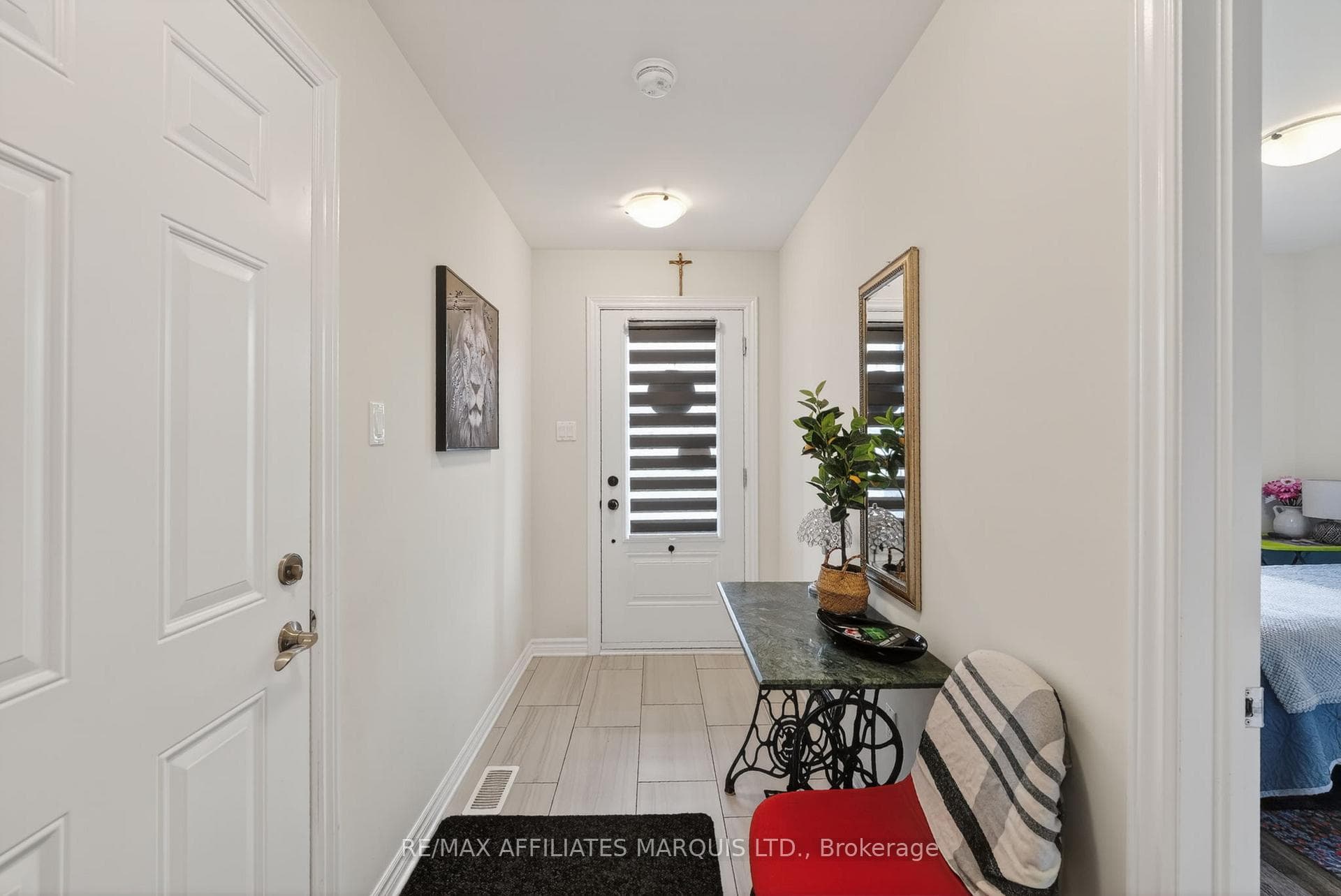 328 Belfort Crescent photo 3