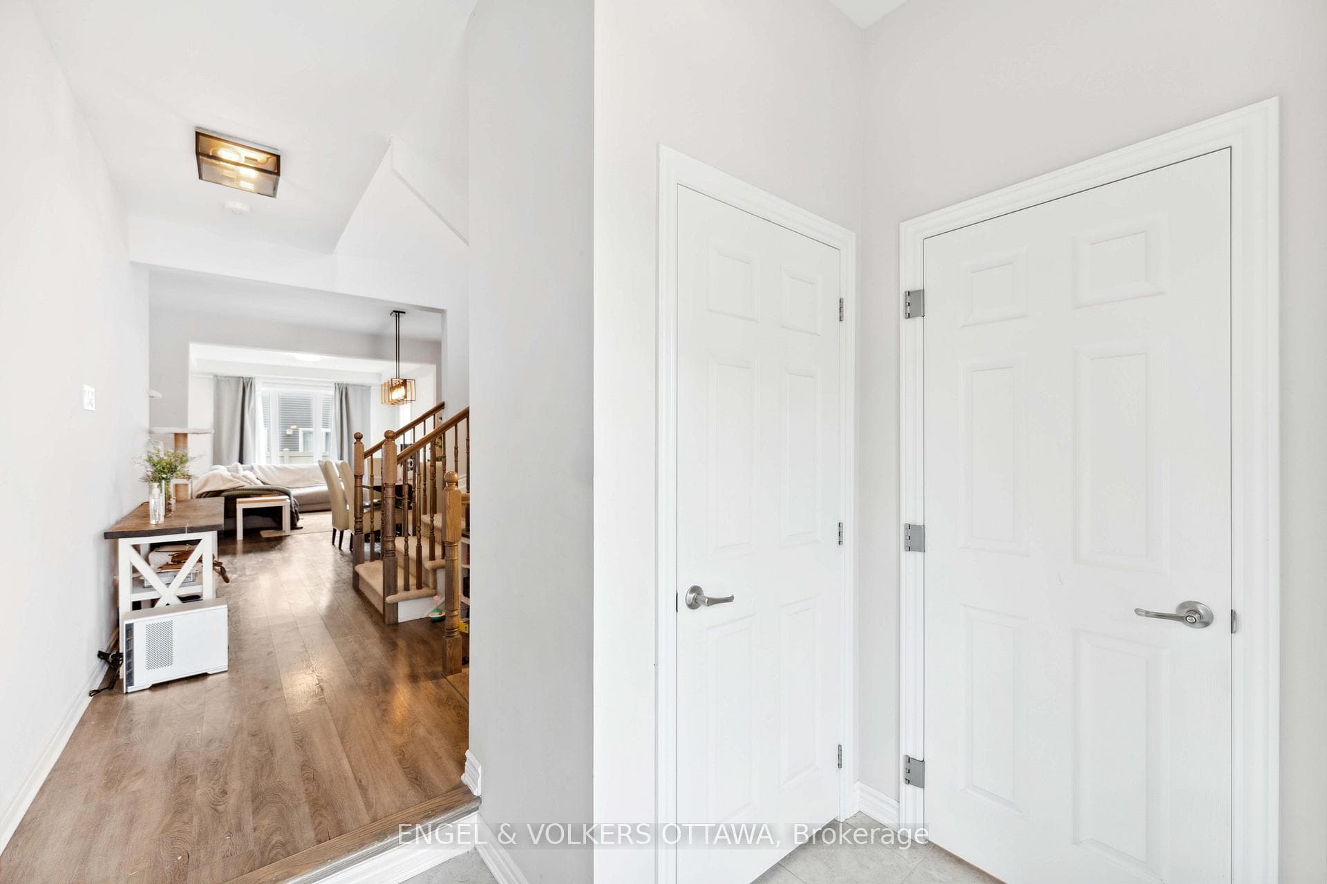 2283 Watercolours Way photo 6