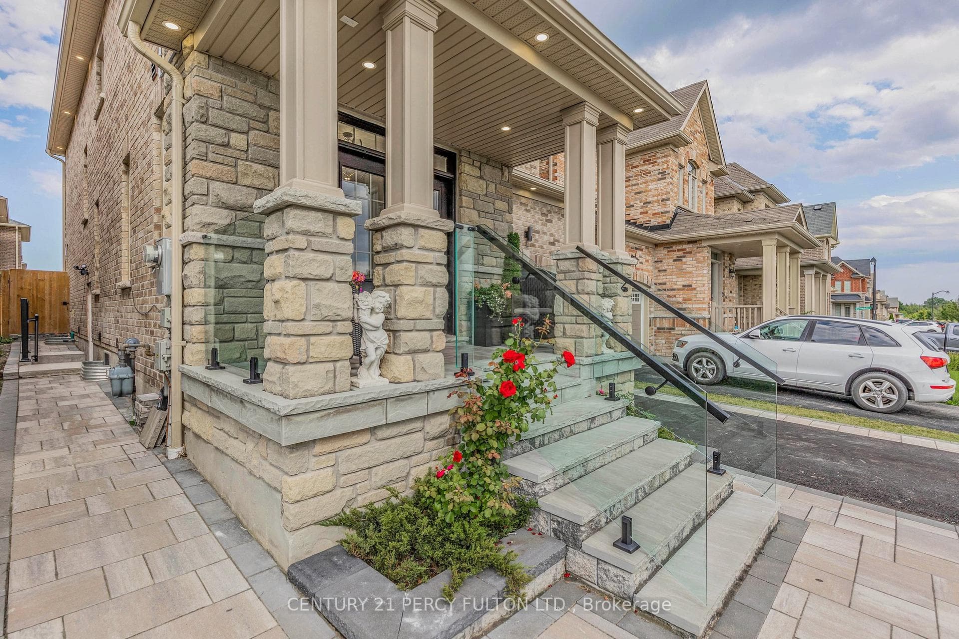 77 Hurst Drive photo 4