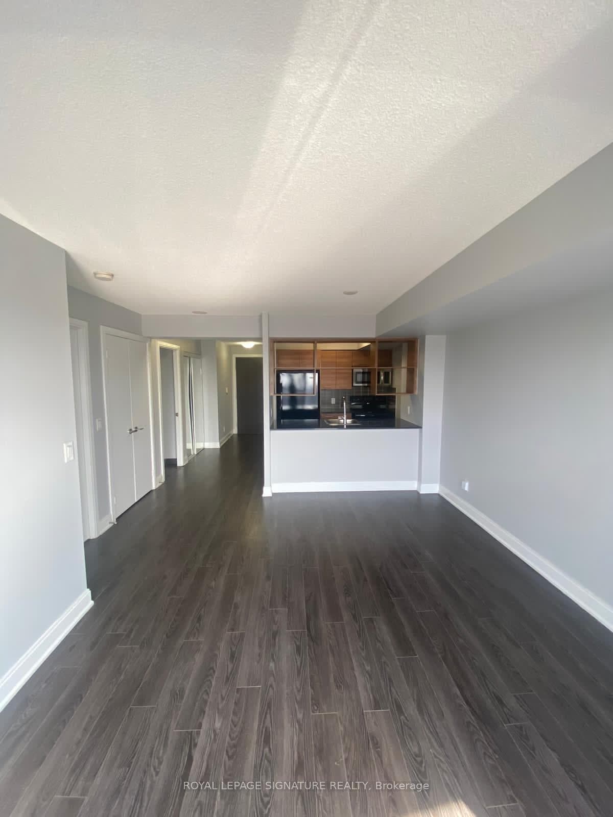 125 Village Green Square Unit 2506 photo 7