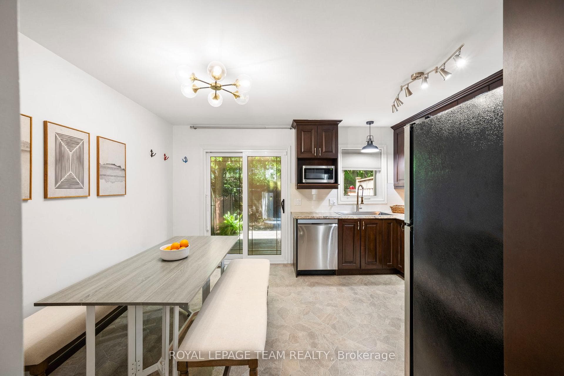 212 Provender Avenue photo 10