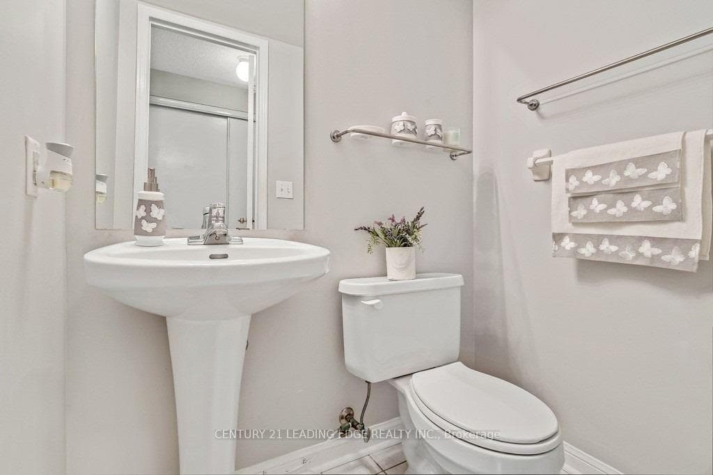 25 Mondeo Drive photo 14