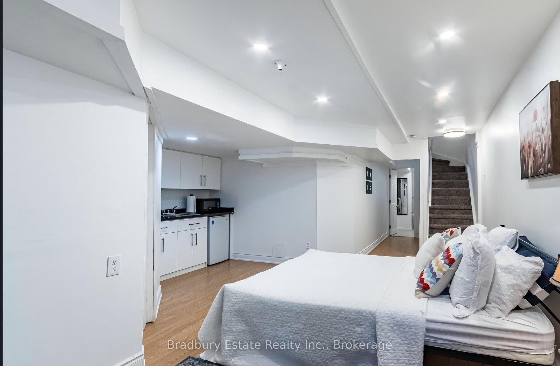 6973 Lisanne Court photo 22
