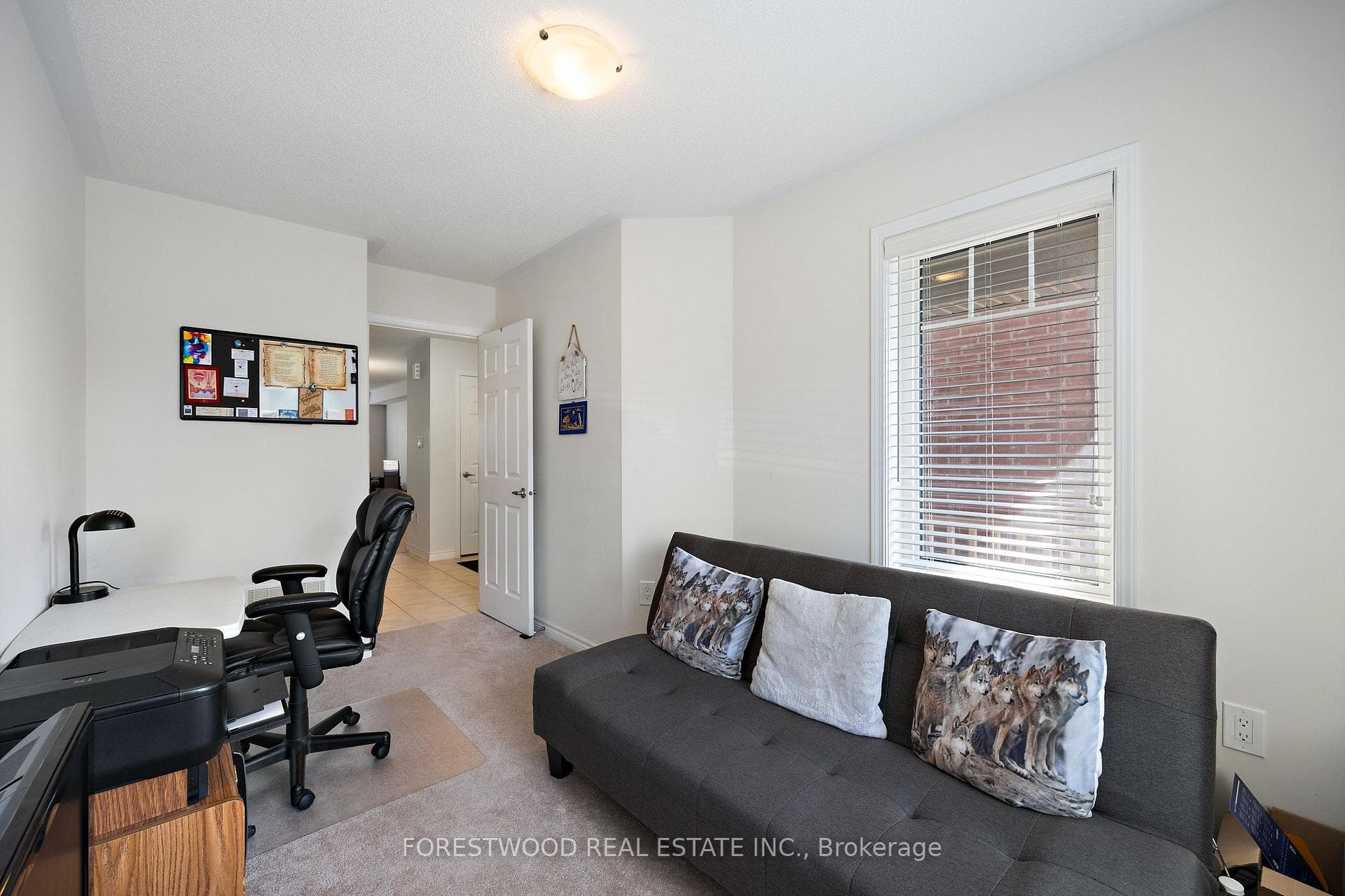 93 Enford Crescent photo 4