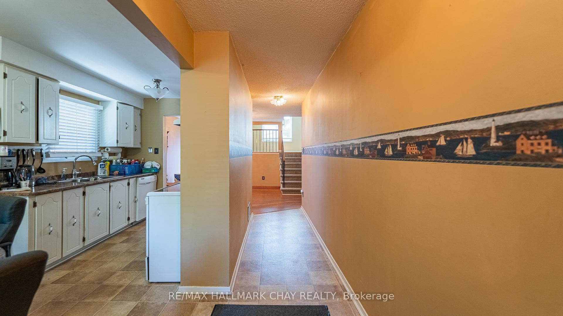 22 Rowe Court photo 4