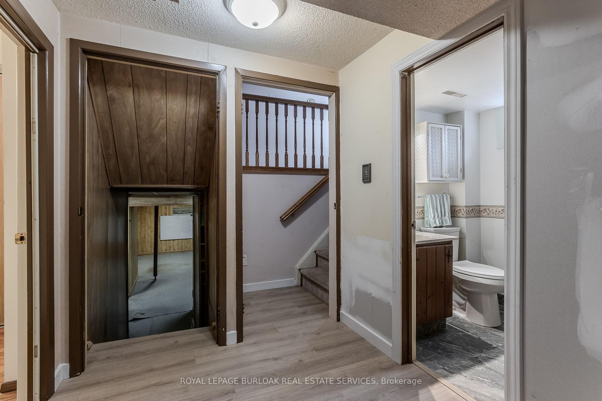 2374 Duncaster Drive photo 37