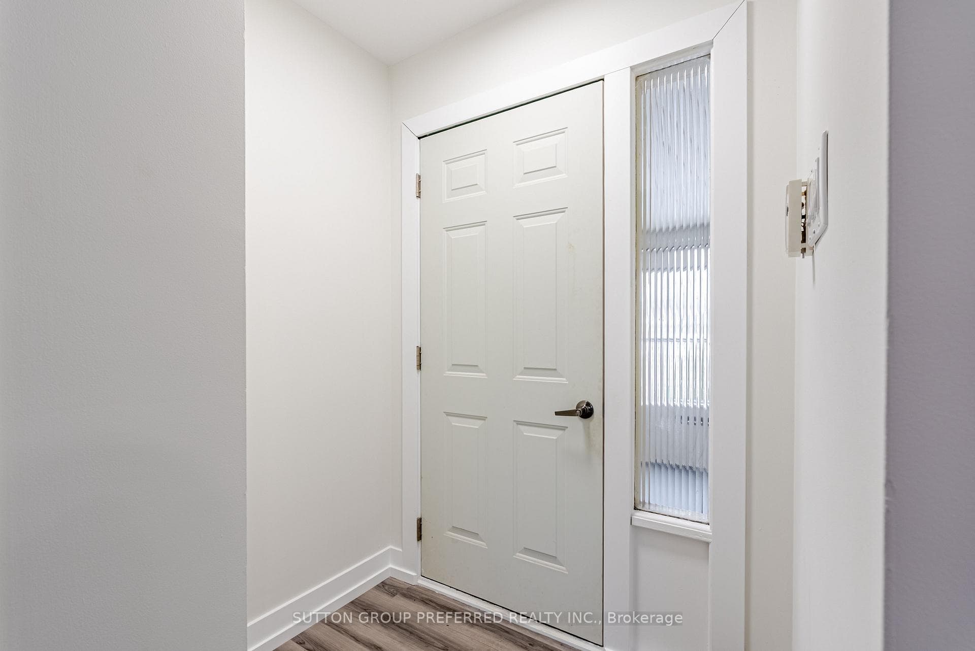 1697 Moffatt Avenue photo 13