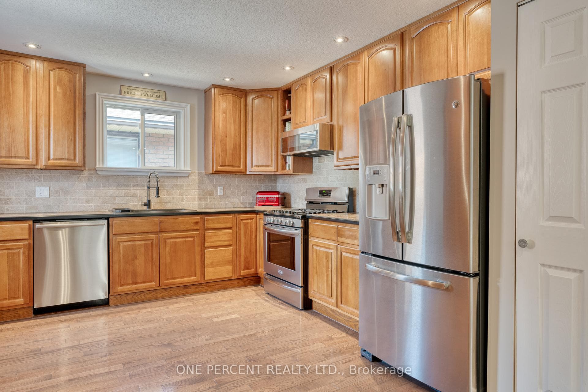 18 Rosewell Street photo 15