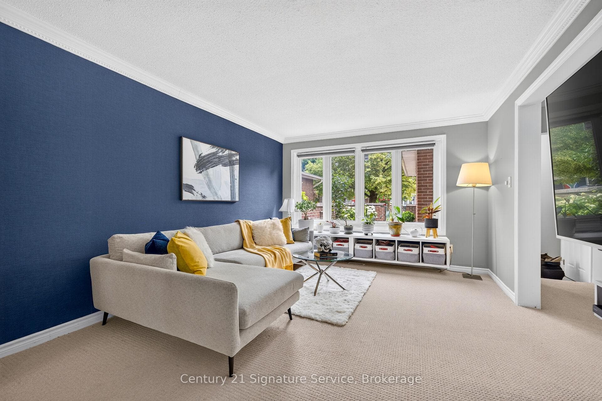 5183 Banting Court photo 11
