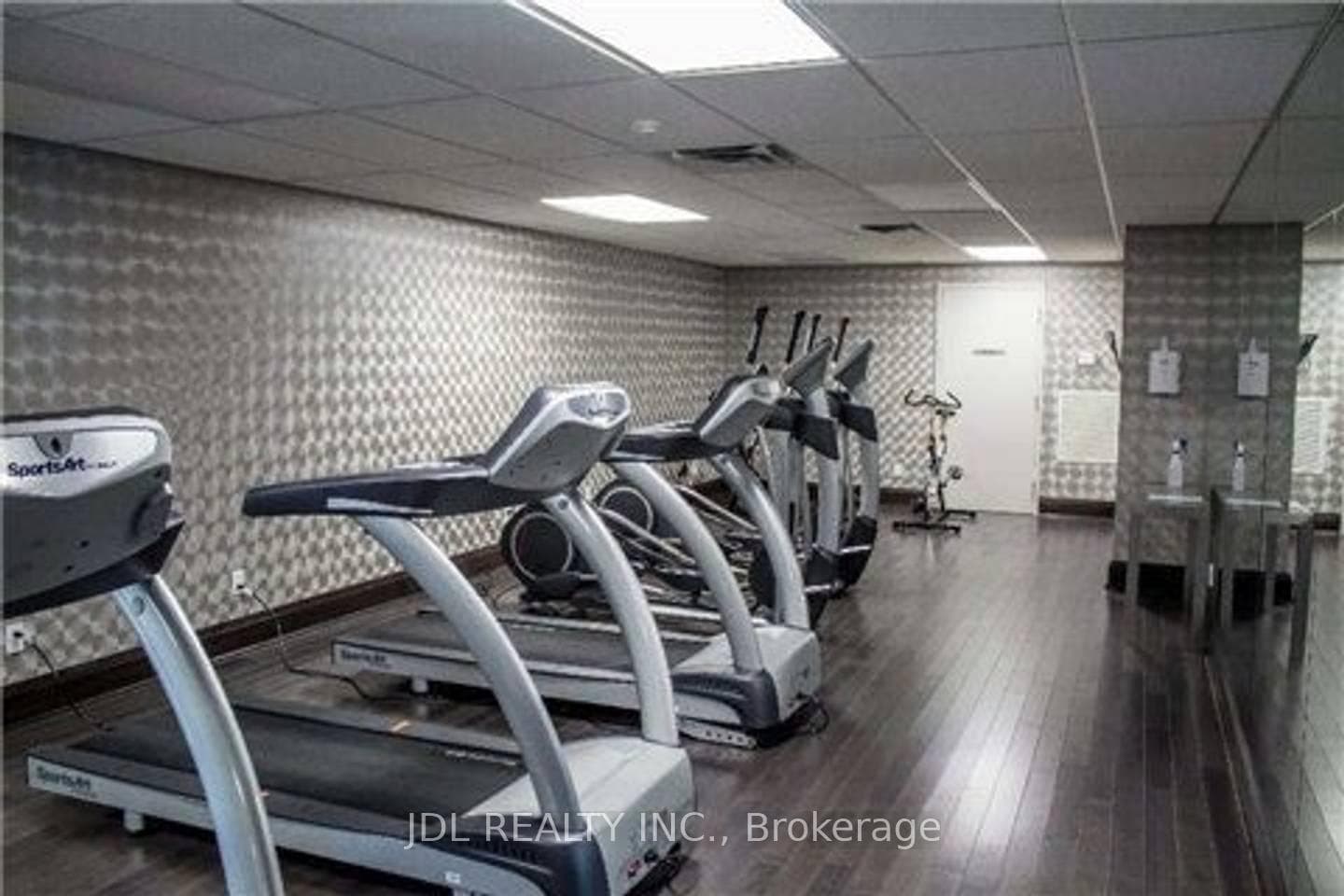 19 Grand Trunk Crescent Unit PH-05 photo 3