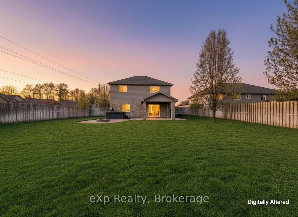 319 Gingrich Crescent photo 4