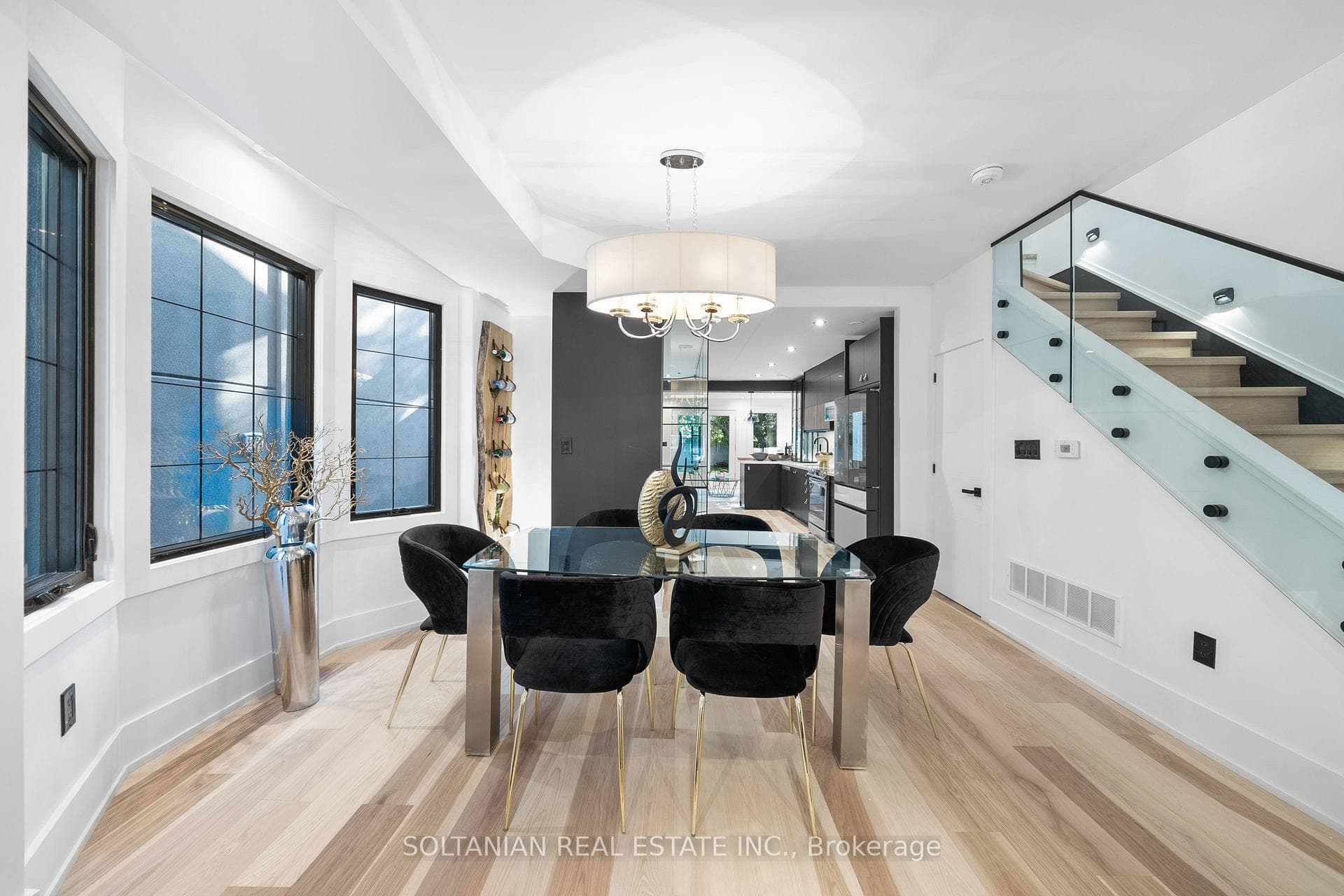 316 Salem Avenue photo 9
