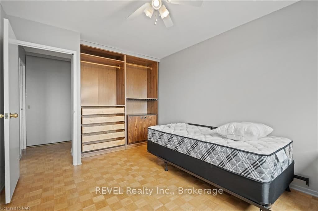15 TOWERING HEIGHTS Boulevard Unit 807 photo 16