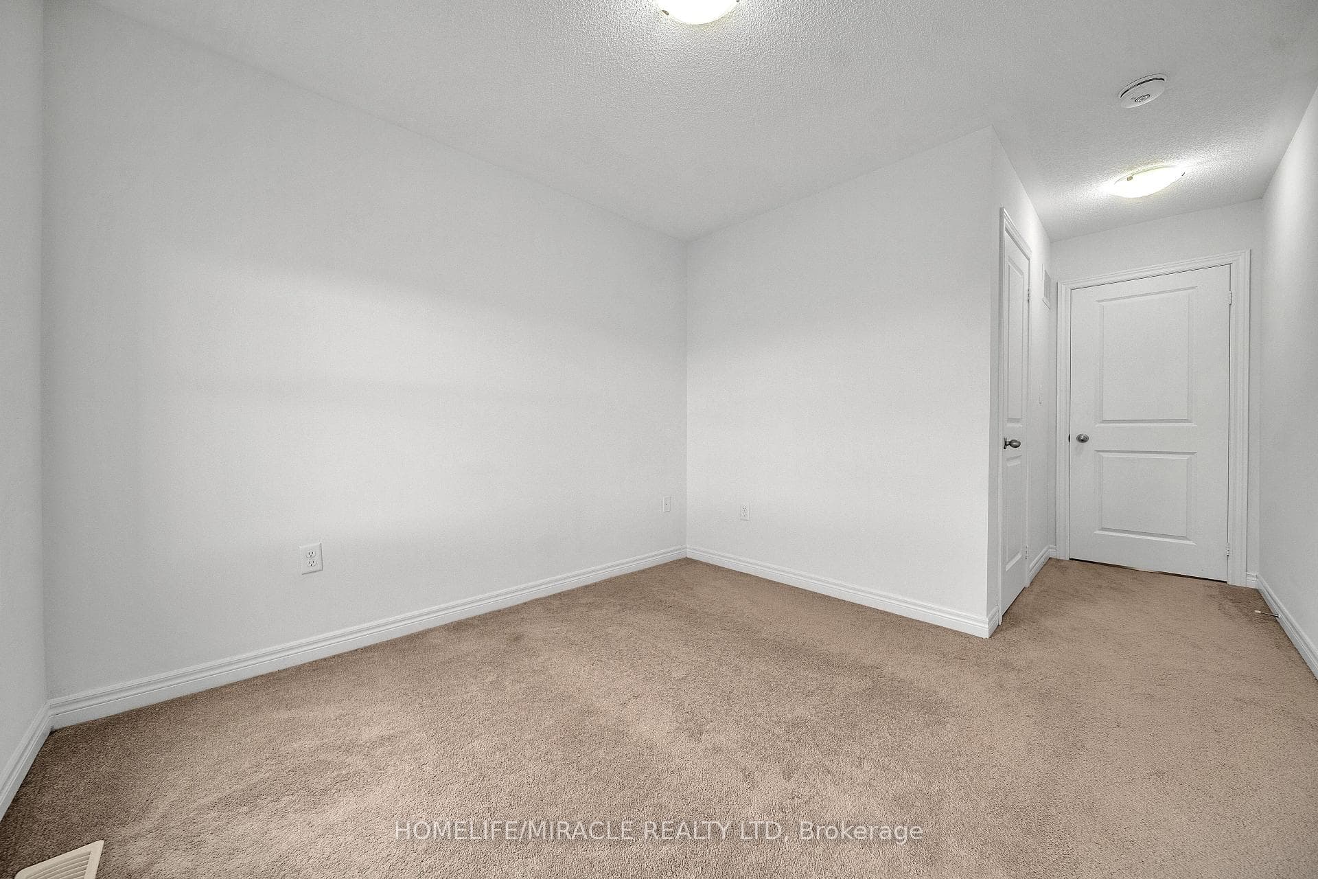 15 Finegan Circle photo 29