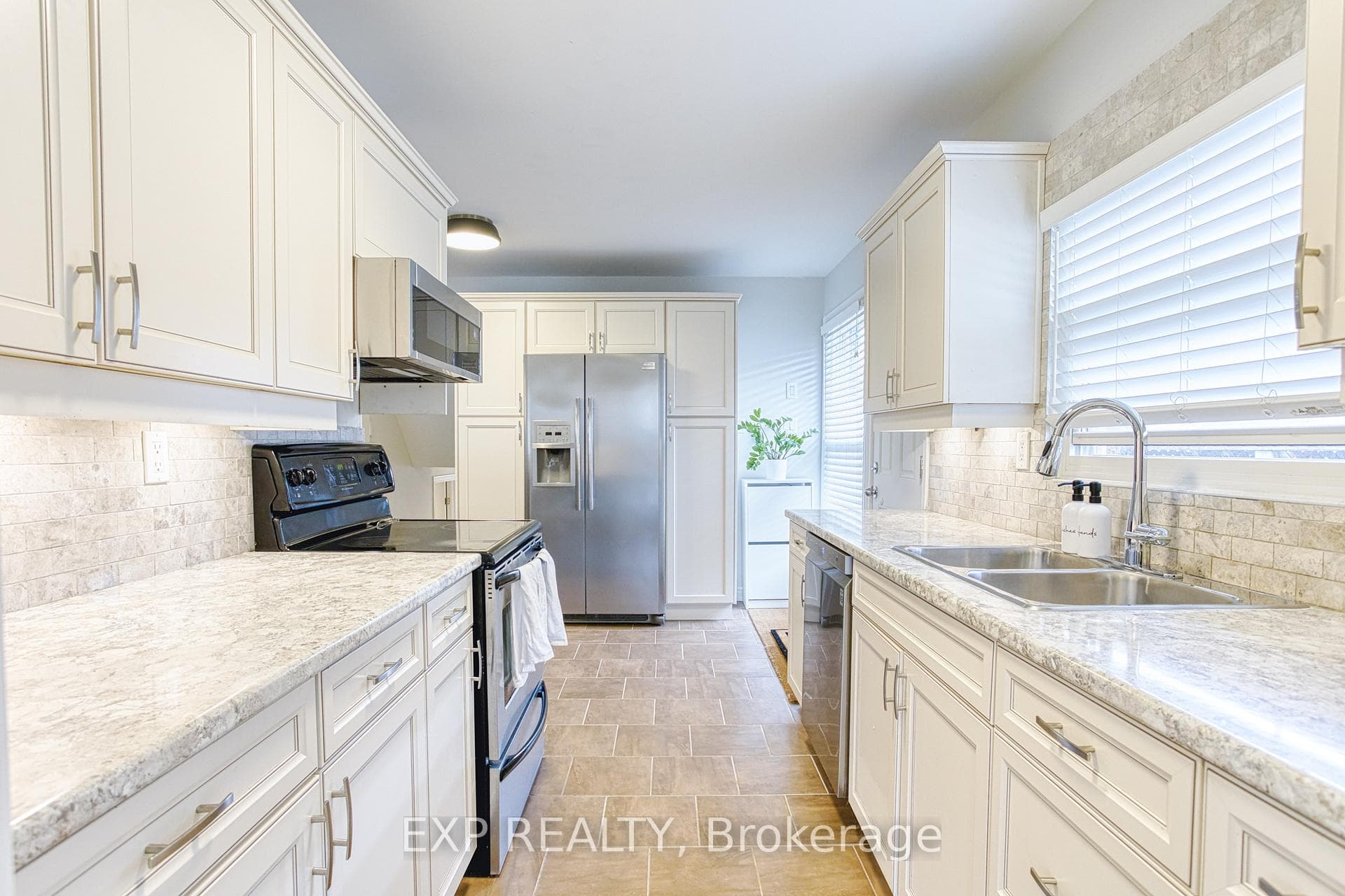 33 Elford Crescent photo 11