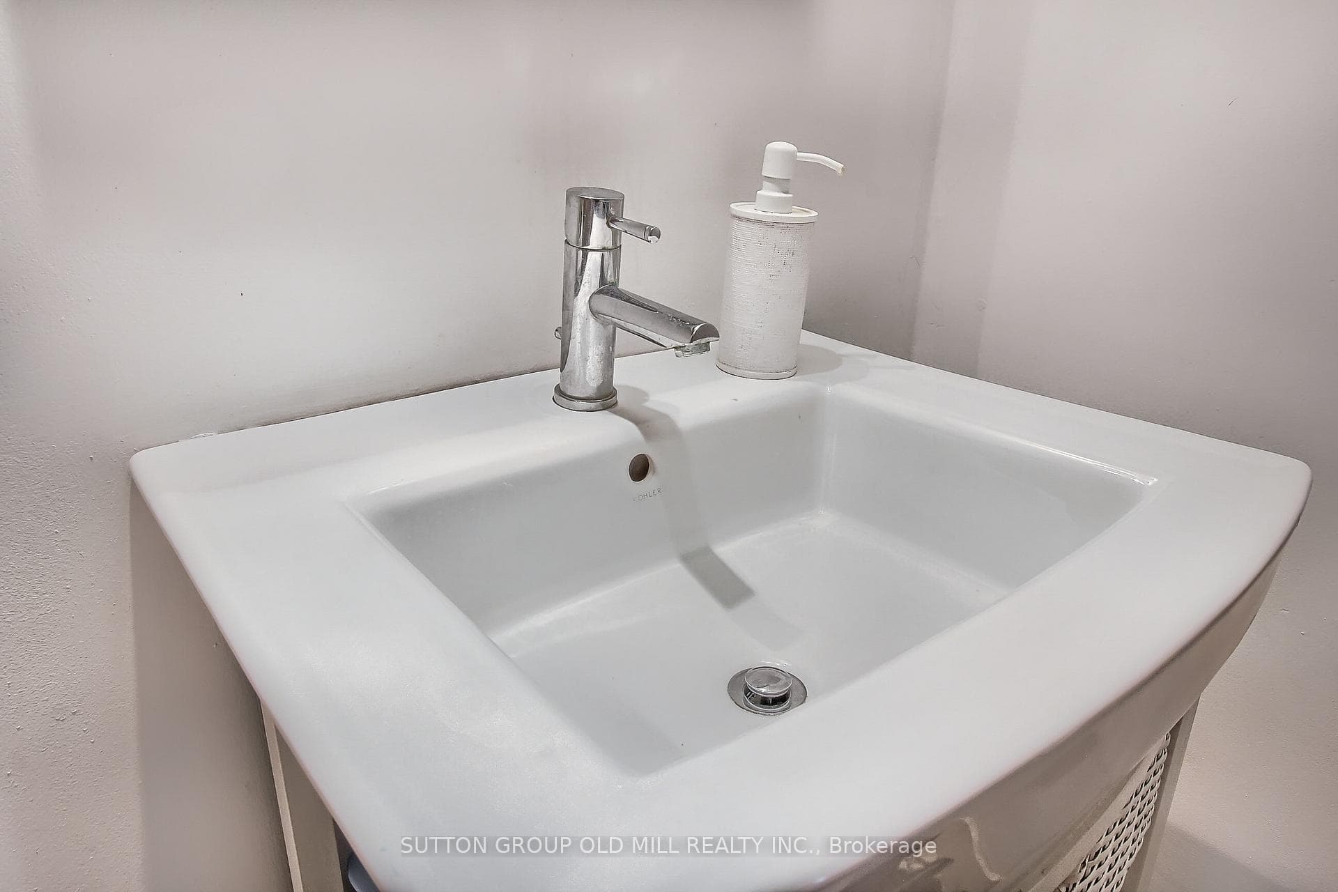 360 Ridelle Avenue Unit 1701 photo 29