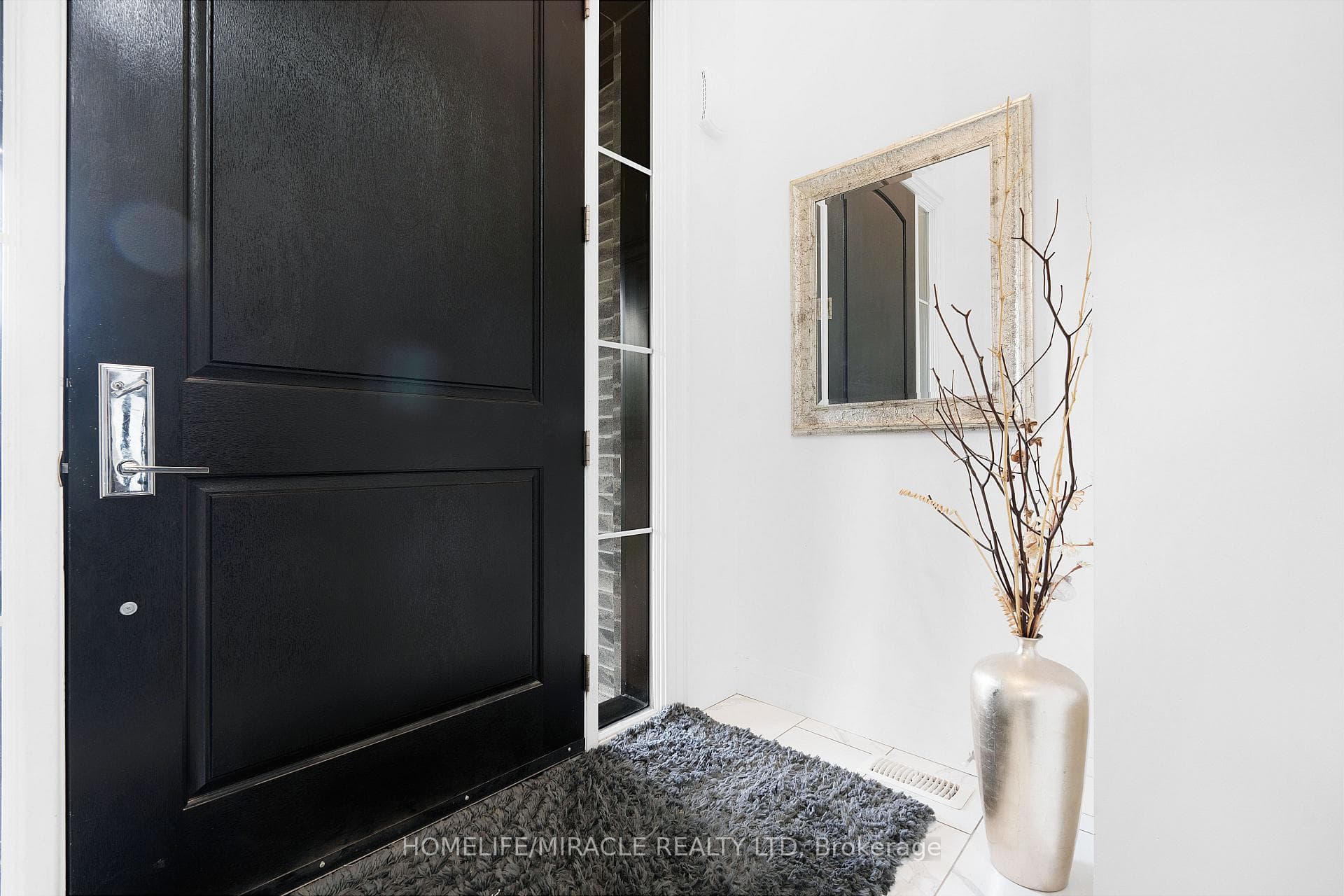 22 Higham Place photo 3
