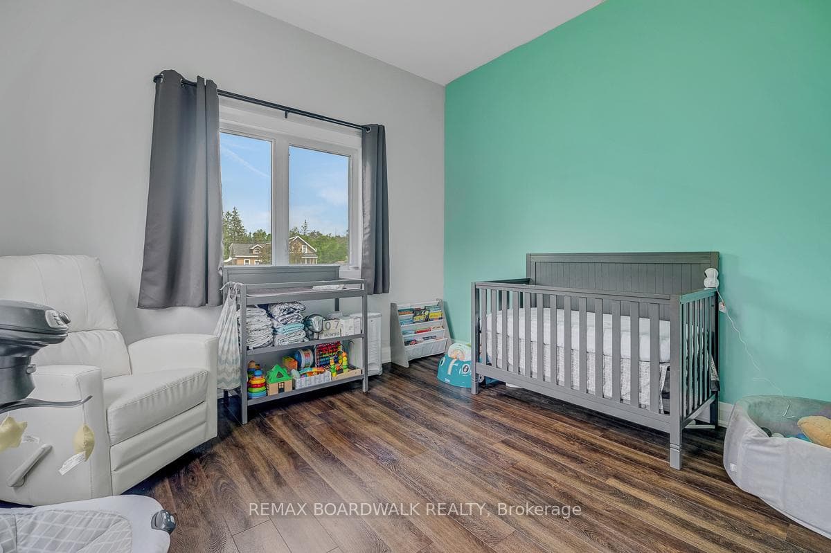 1805 Hyndman Road photo 33