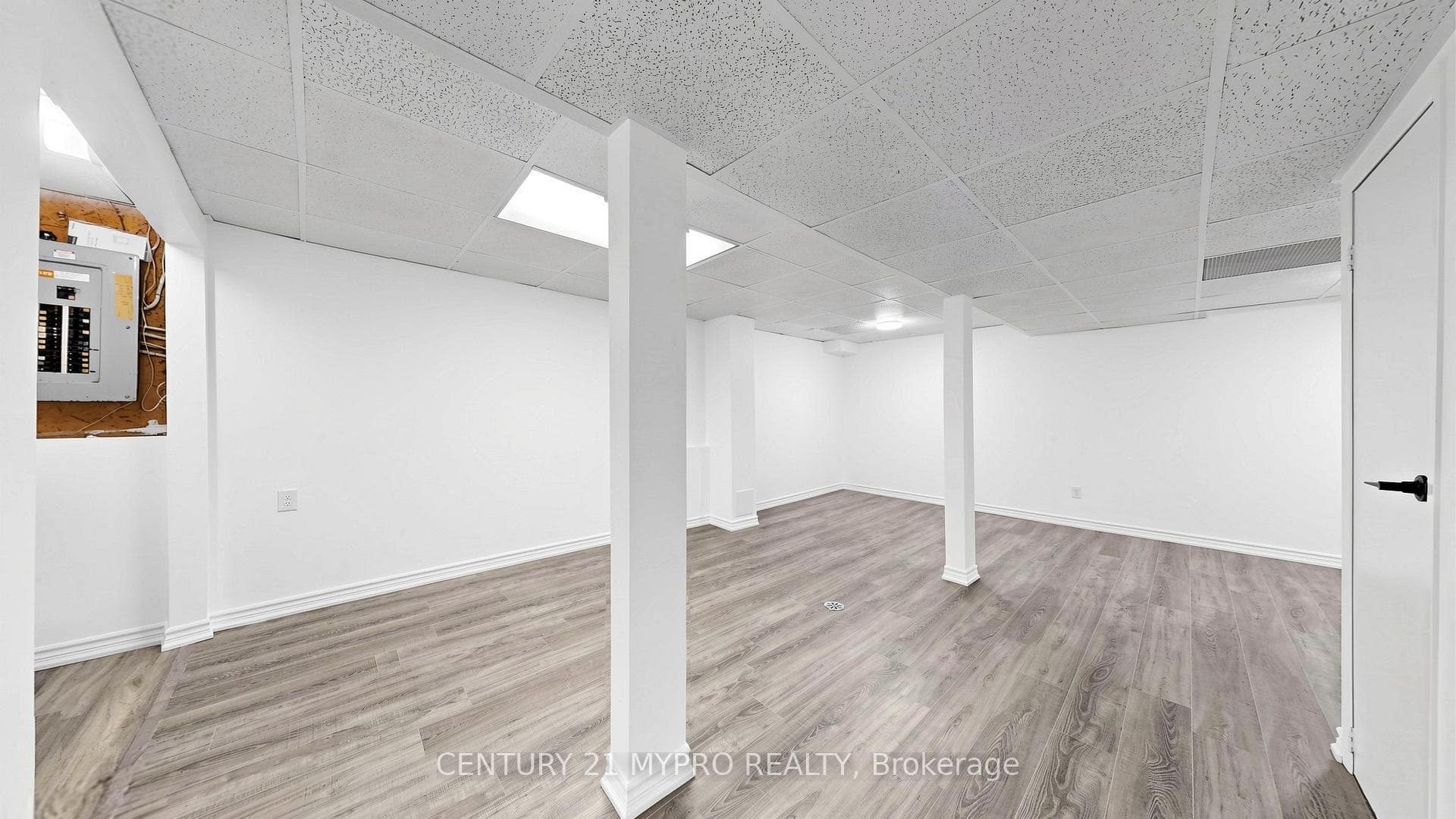 1399 Anton Square photo 33