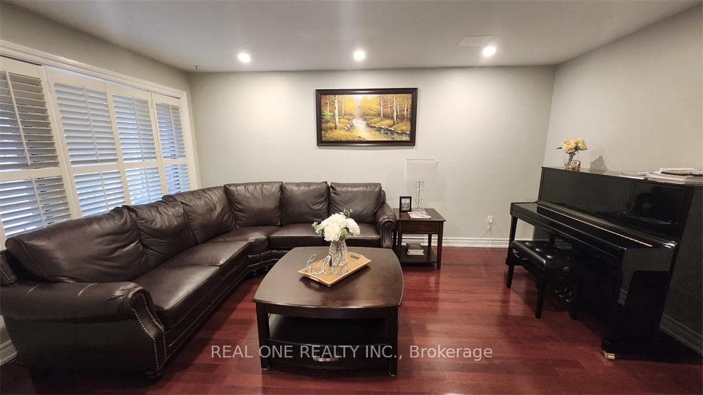 5788 Greensboro Drive photo 10