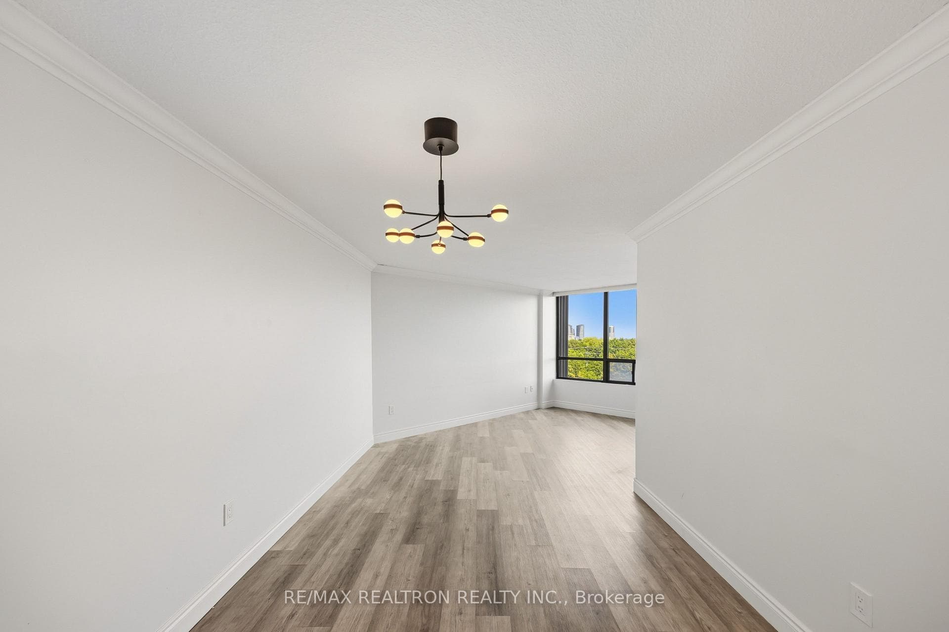 7440 Bathurst Street Unit 608 photo 13