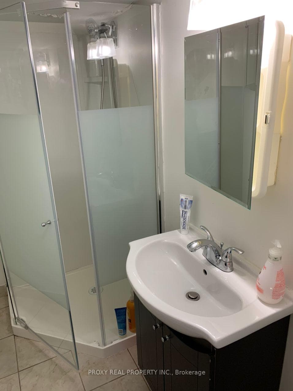 39 Winston Park Boulevard Unit Bachelor photo 6