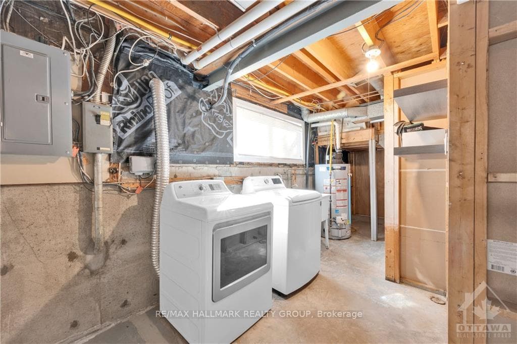 1838 BURFIELD Avenue photo 27