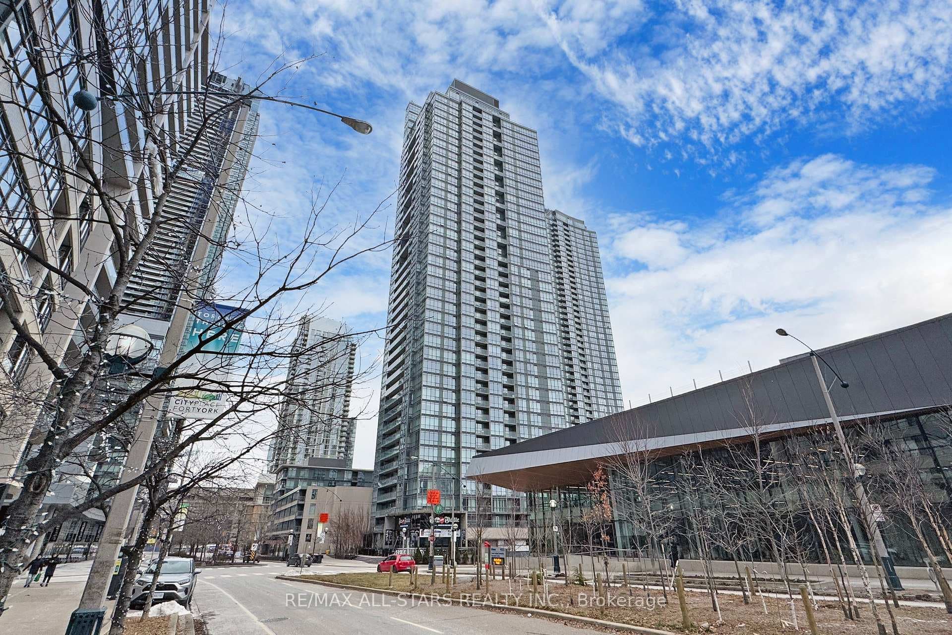15 Fort York Boulevard Unit 4211 photo 28