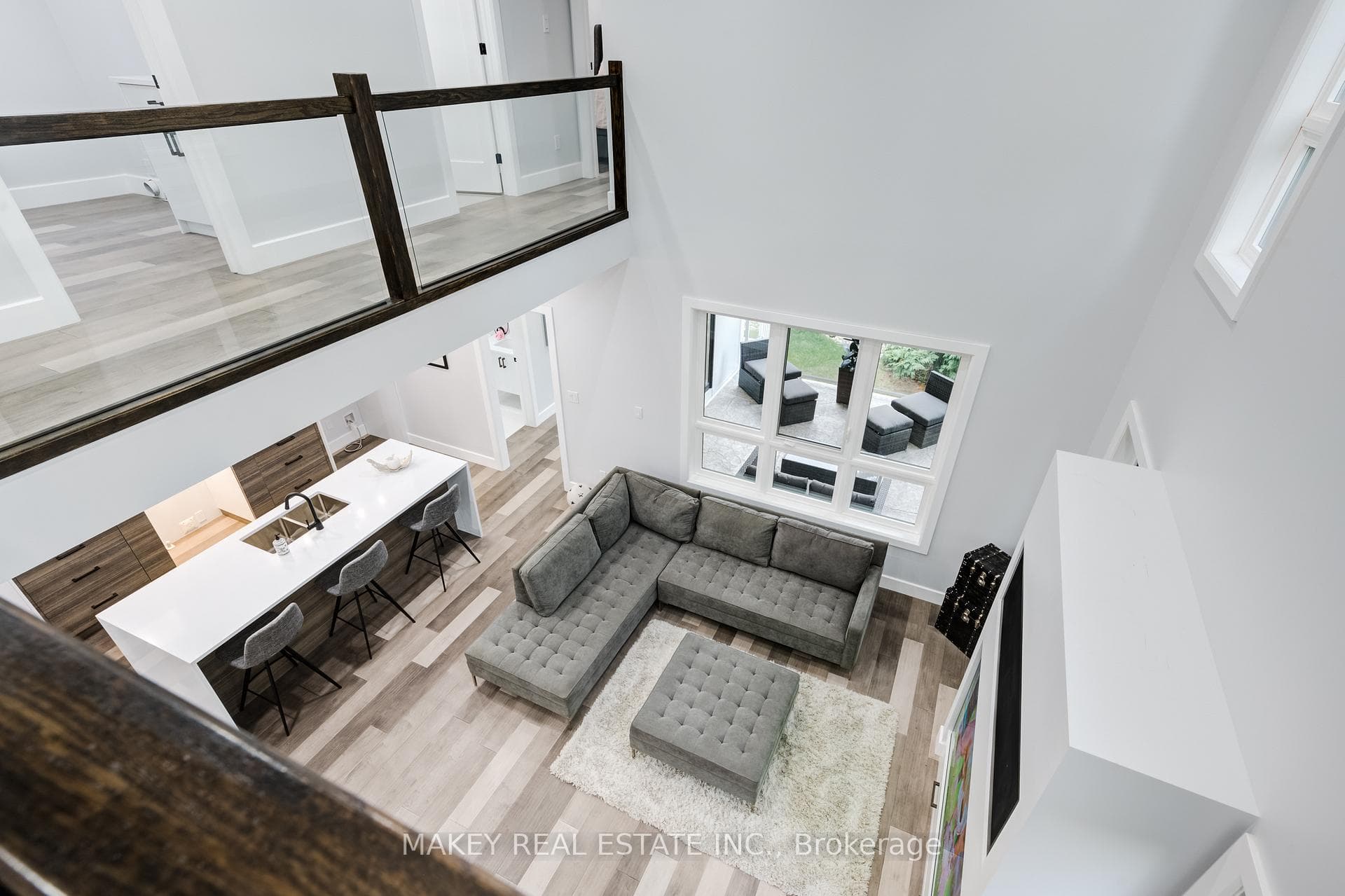 647 Devonshire Avenue photo 22
