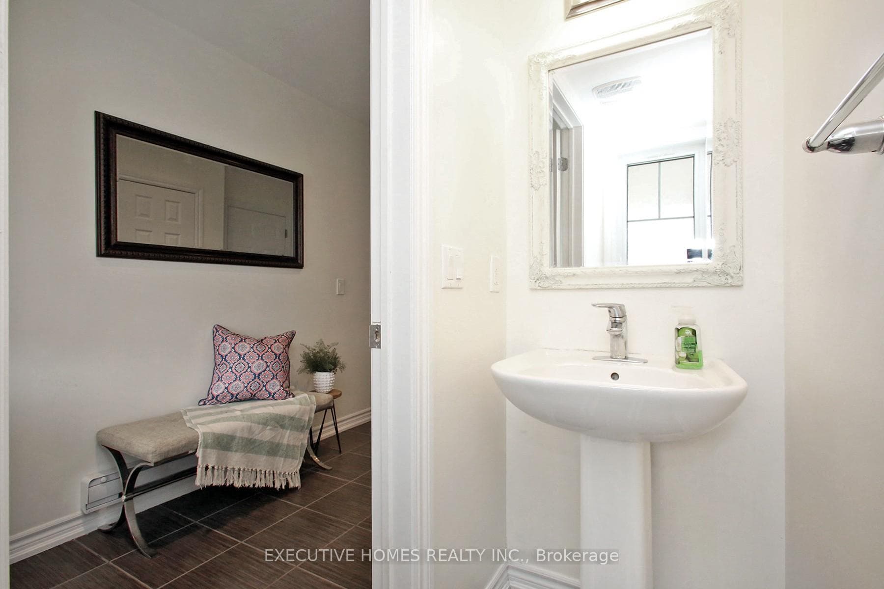 70 Nearco Crescent photo 6