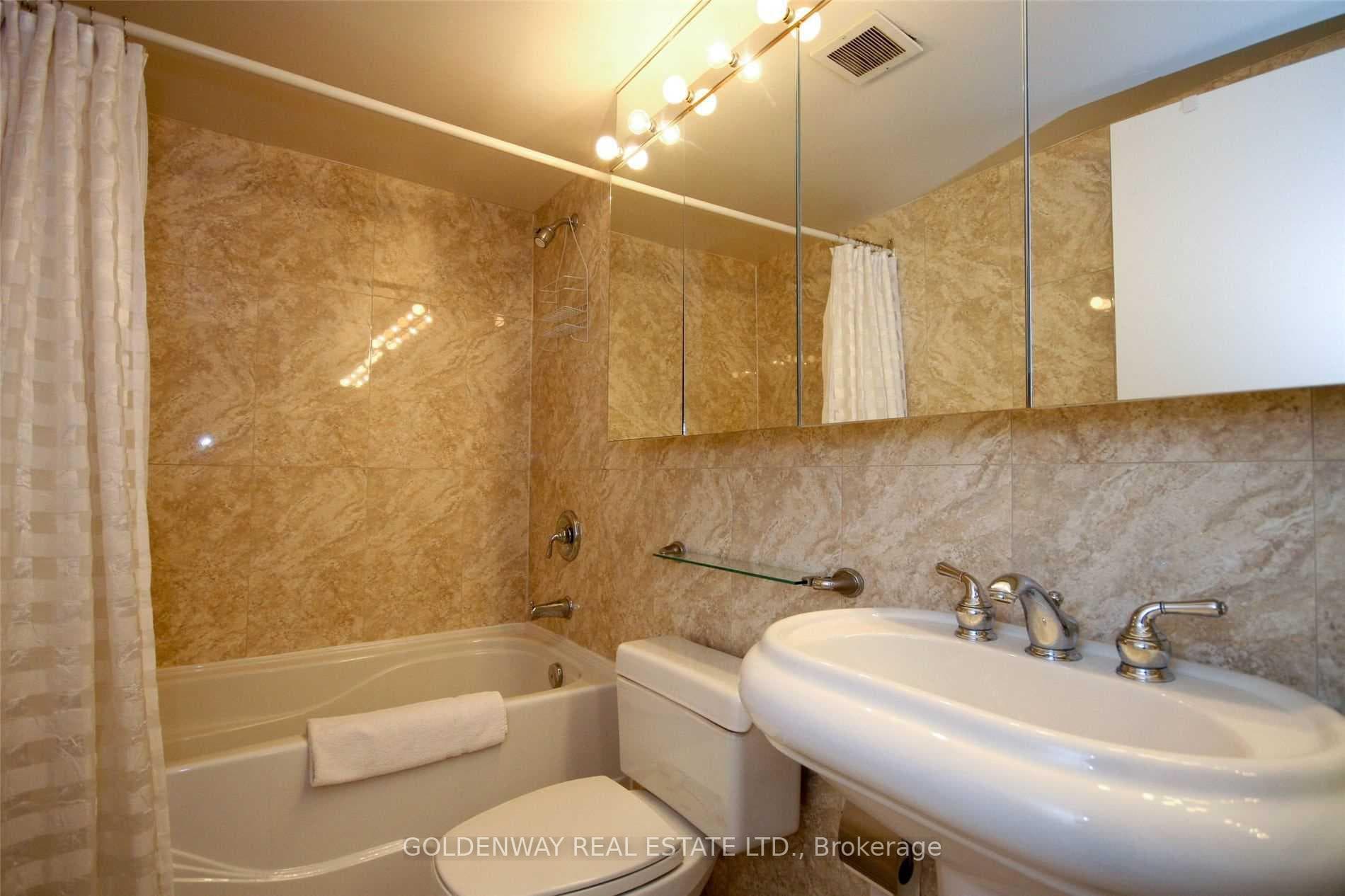 1055 Bay Street Unit 304 photo 7