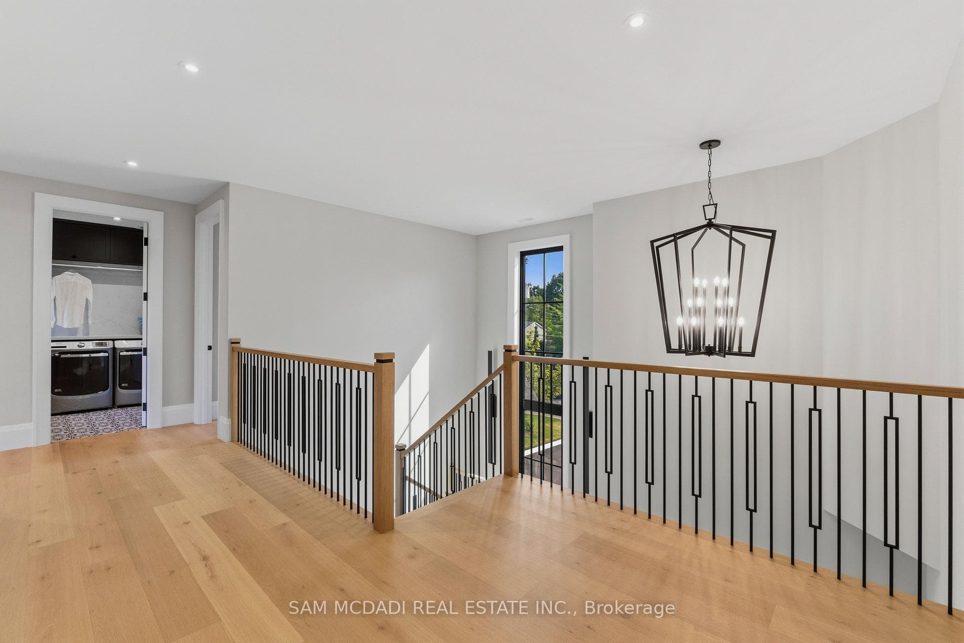 899 Danforth Place photo 23
