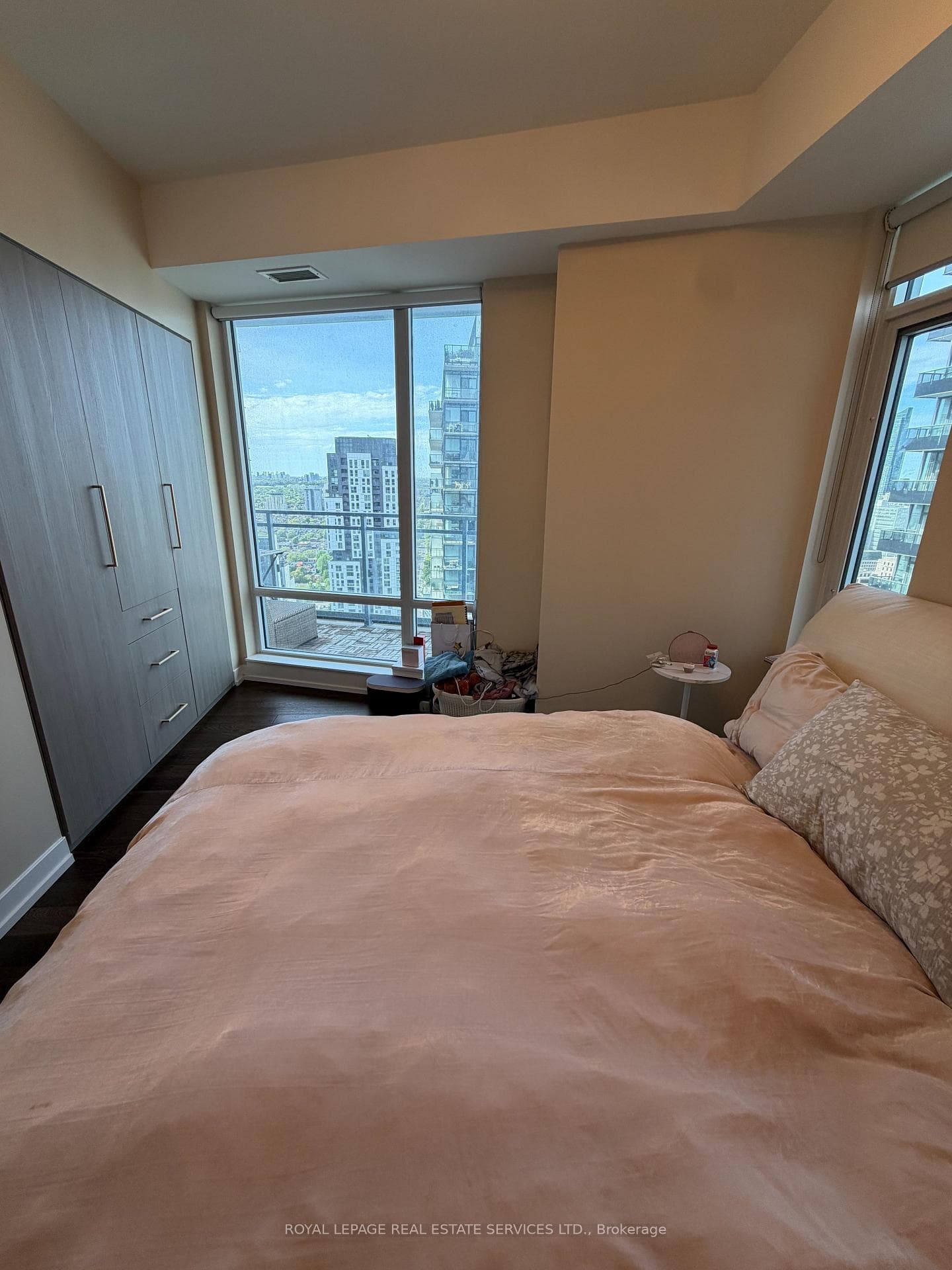 21 Widmer Street Unit 3706 photo 27