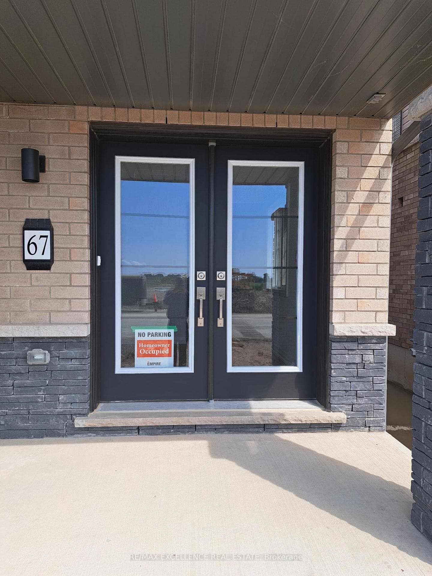 67 Stanley Avenue photo 2