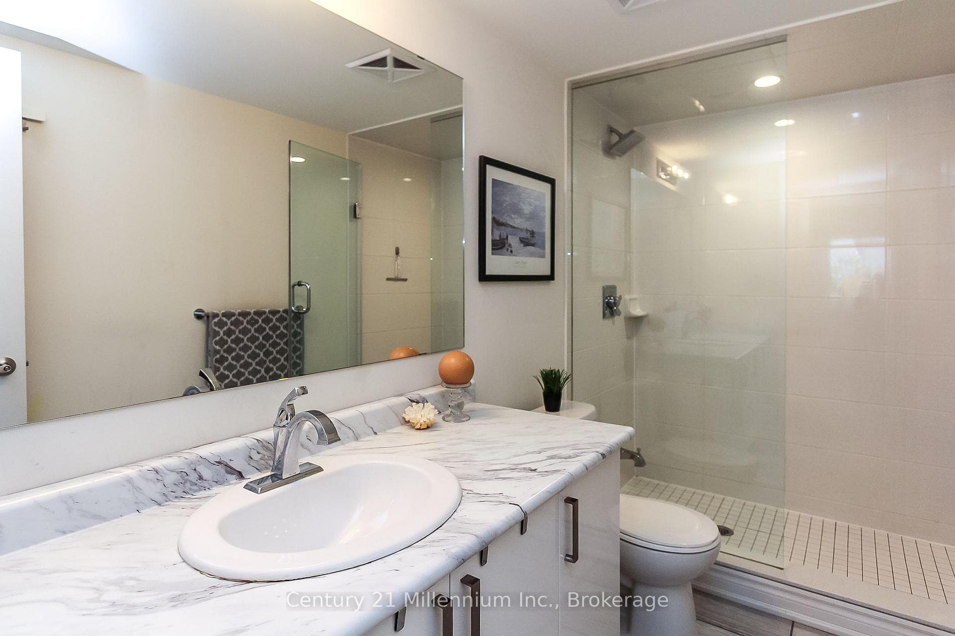 7 ANCHORAGE Crescent Unit 108 photo 20