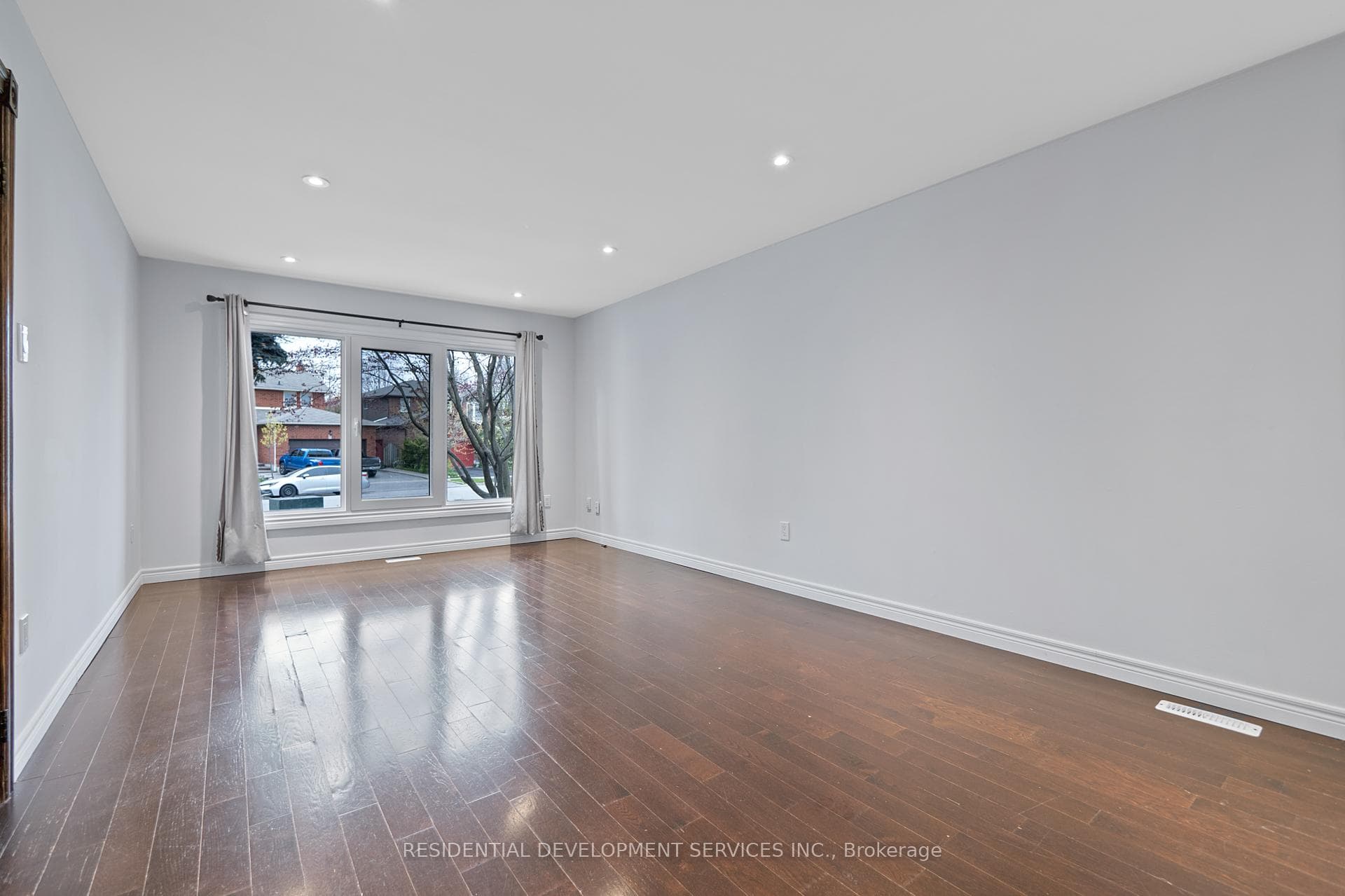 93 Rollo Drive photo 10