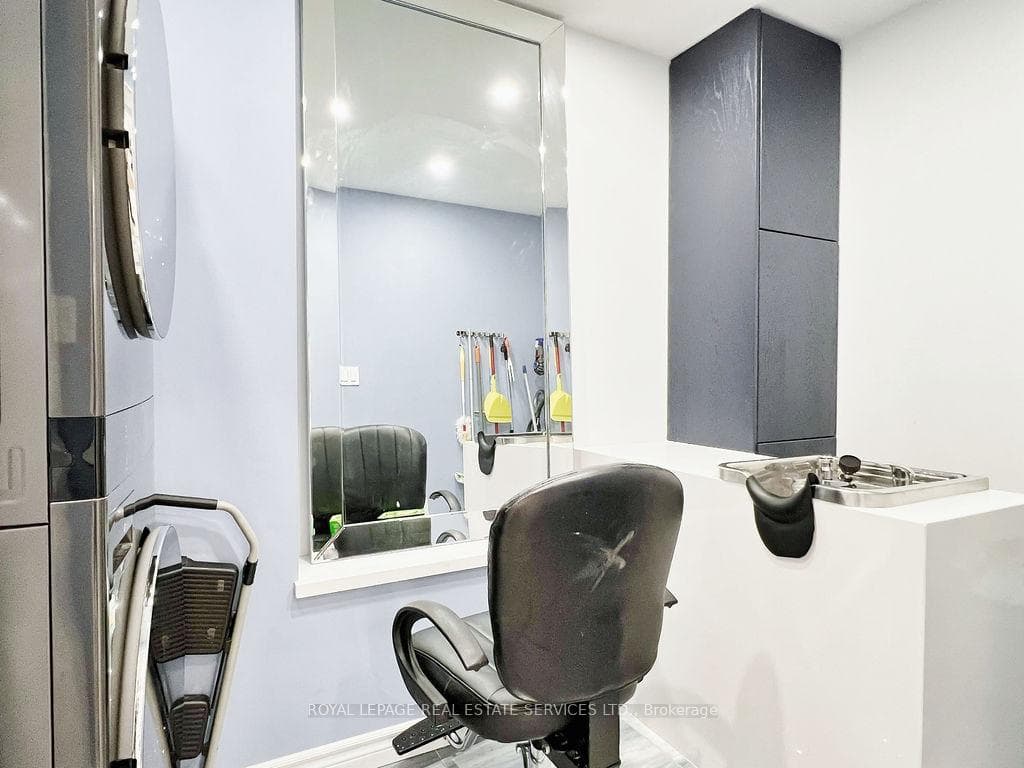 5444 Yonge Street Unit 108 photo 23