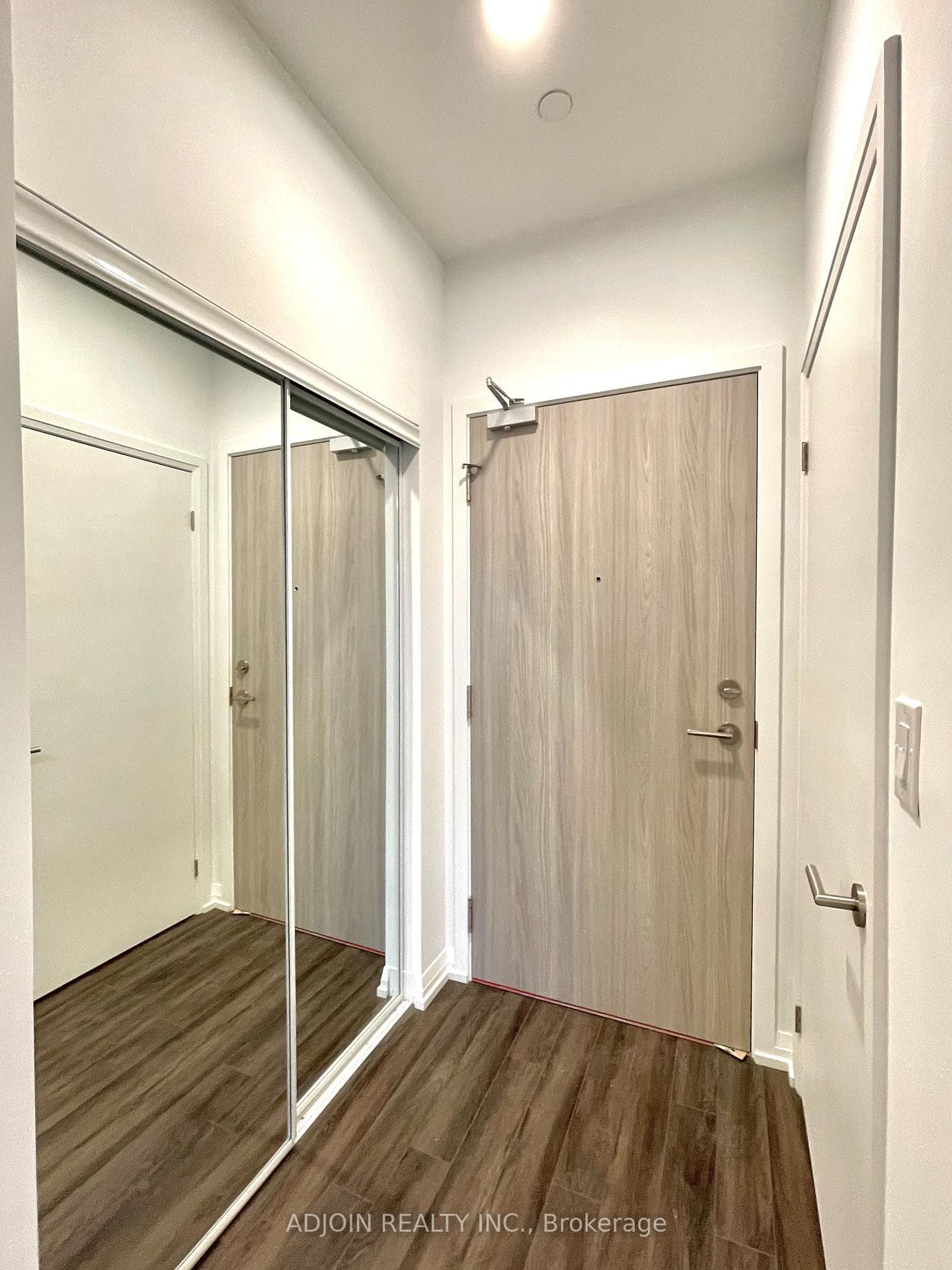 75 Canterbury Place Unit 1815 photo 3