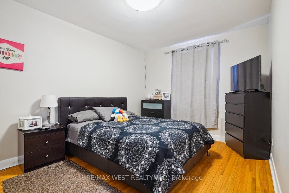 555 Silverthorn Avenue photo 5