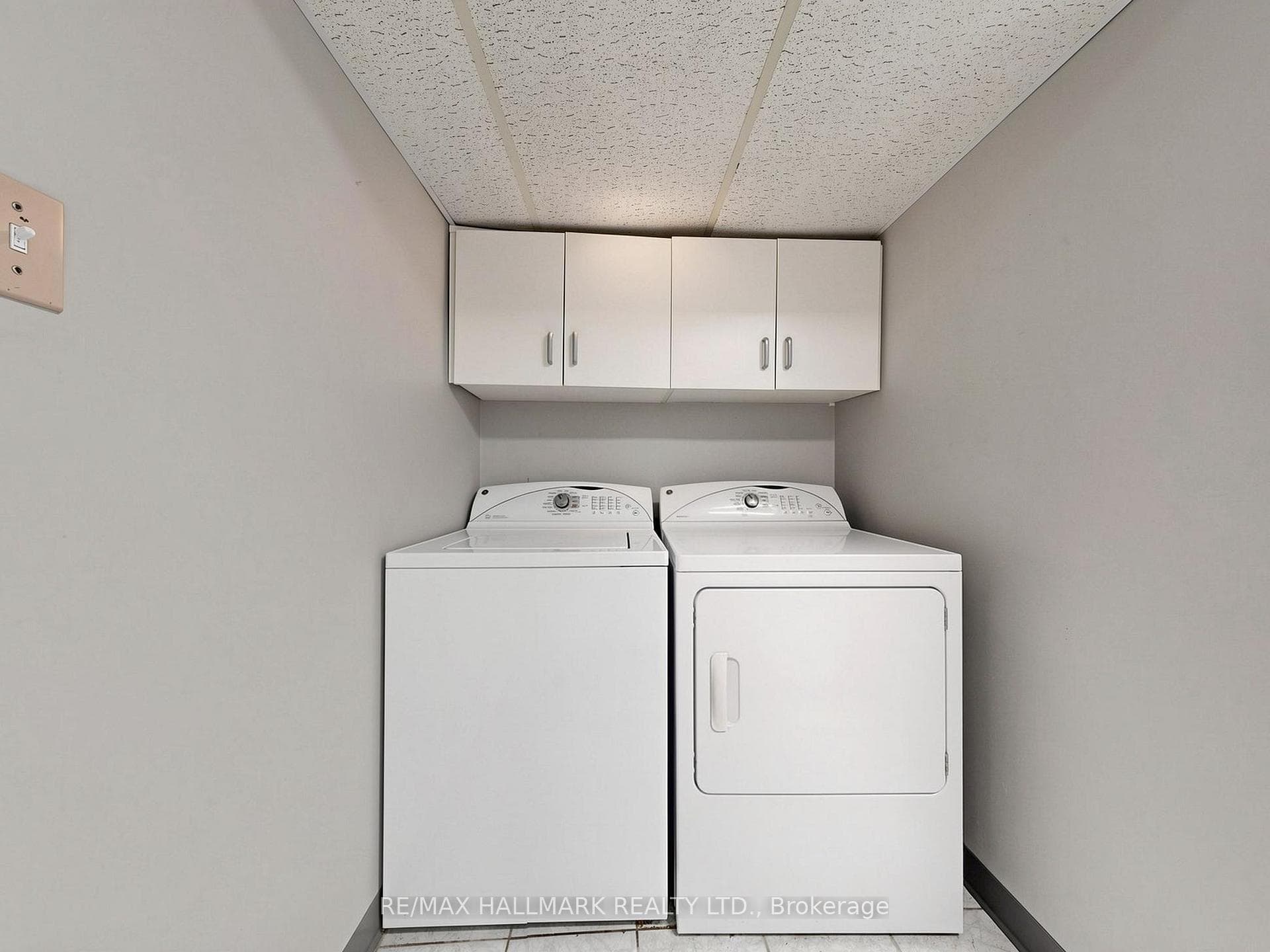 472 Brownridge Drive photo 33