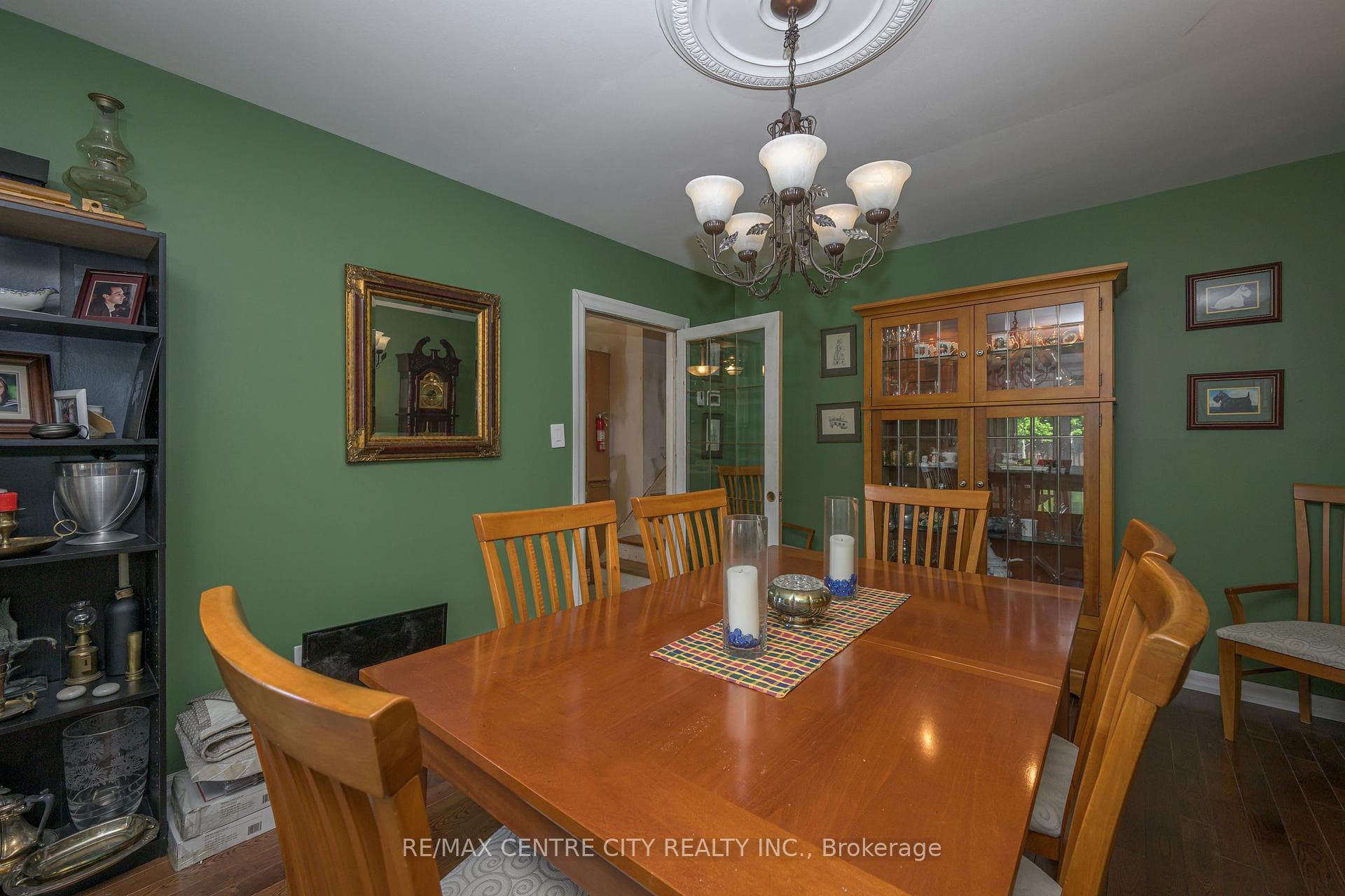 147 Wellesley Crescent photo 6