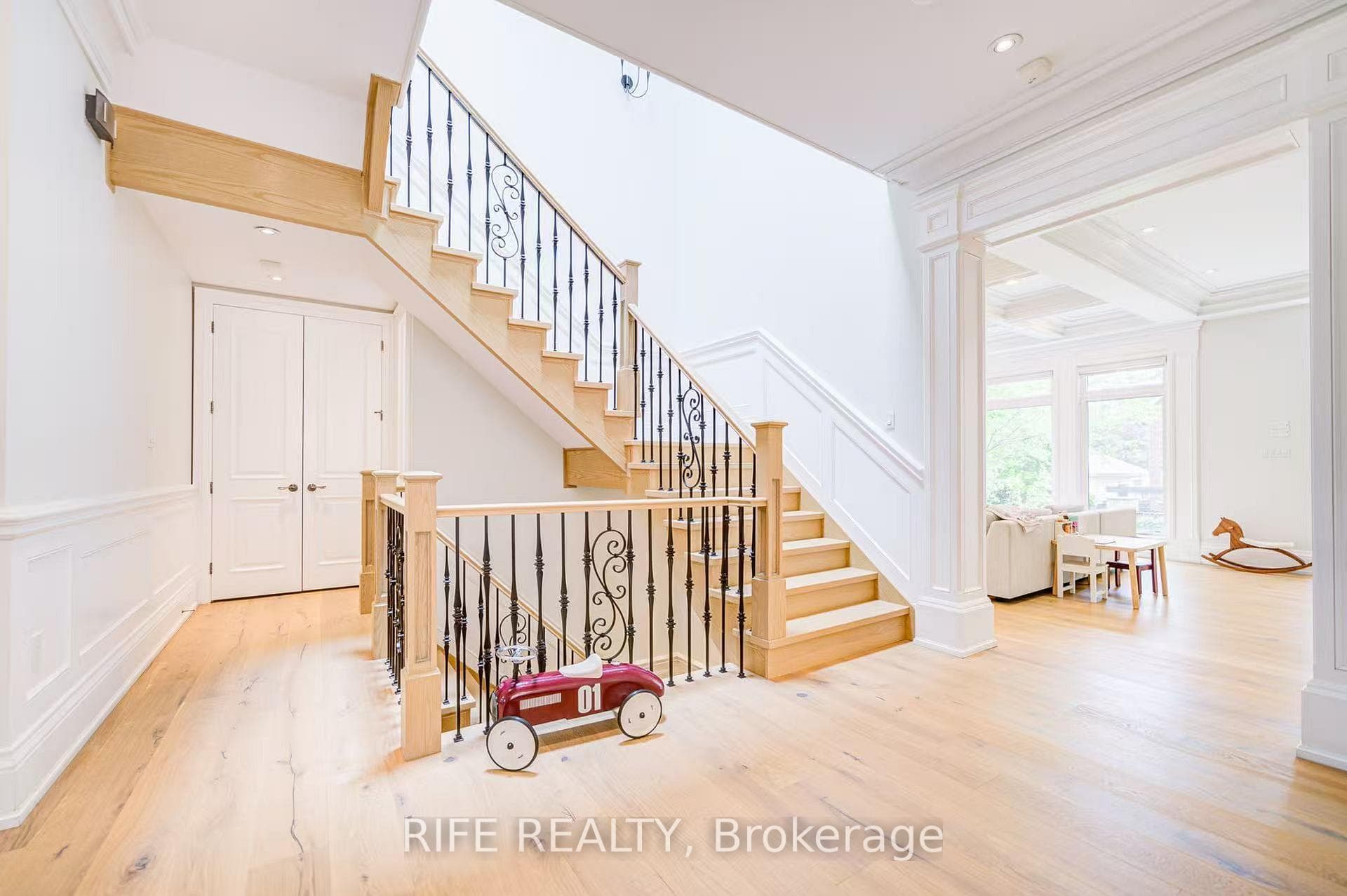 103 Burndale Avenue photo 10