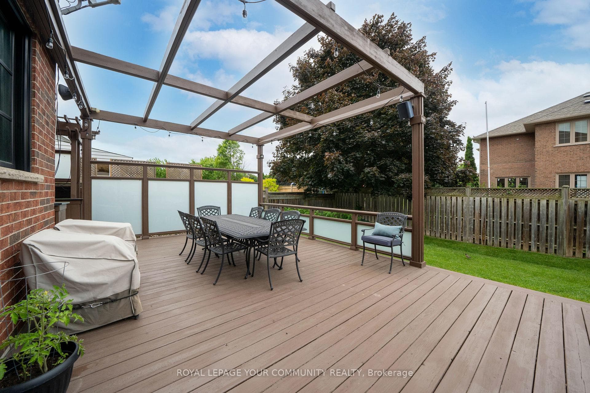 19 Pondmede Crescent photo 42