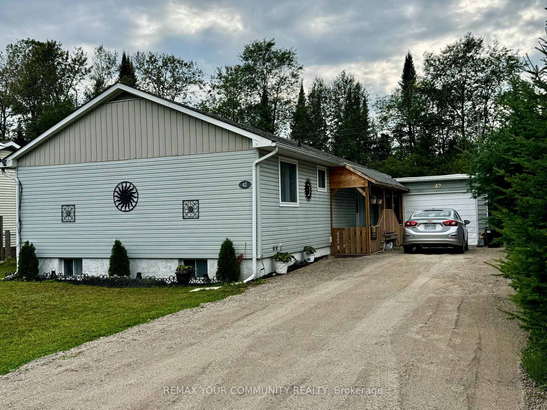 42 Sprucedale Street photo 1